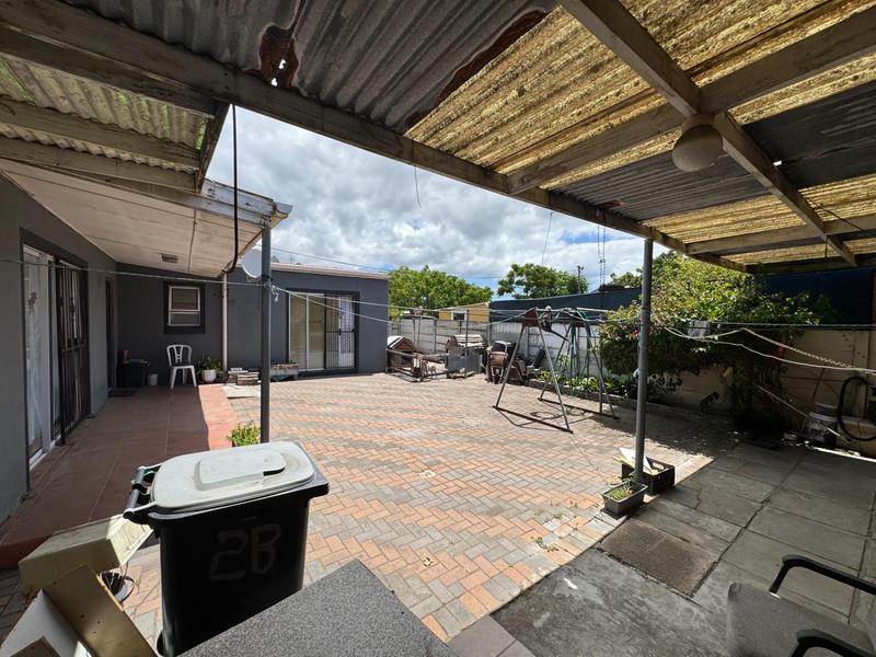 4 Bedroom Property for Sale in Athlone Western Cape